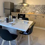 Le Familial: Cozy Double With Netflix And Private Parking Apartment Dieppe