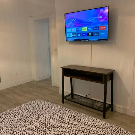 Le Famillial , 2 Chambres, 4 Lits Double Avec Parking Prive 1 Voiture, Netflix, Lits Faits Et Serviettes De Toilette Sur Place