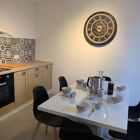 Le Famillial , 2 Chambres, 4 Lits Double Avec Parking Prive 1 Voiture, Netflix, Lits Faits Et Serviettes De Toilette Sur Place Apartmán