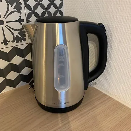 Le Famillial , 2 Doubles Lits Faits Et Serviettes De Toilette Fournies Avec Parking Prive 1 Voiture, Netflix, Disponible Apartamento