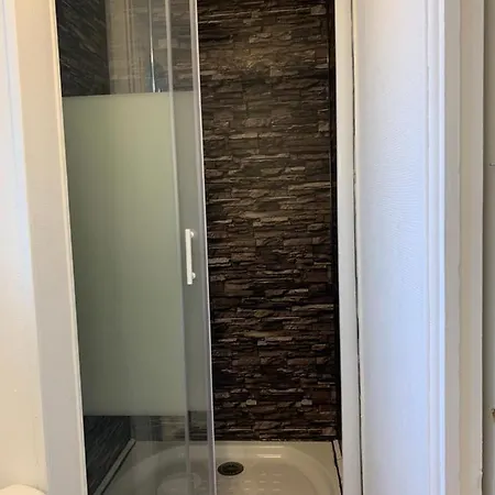 Le Famillial , 2 Chambres, 4 Lits Double Avec Parking Prive 1 Voiture, Netflix, Lits Faits Et Serviettes De Toilette Sur Place Dieppe