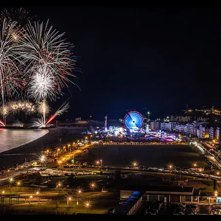 Le Famillial , 2 Chambres, 4 Lits Double Avec Parking Prive 1 Voiture, Netflix, Lits Faits Et Serviettes De Toilette Sur Place *