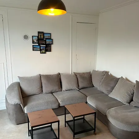 Le Famillial , 2 Chambres, 4 Lits Double Avec Parking Prive 1 Voiture, Netflix, Lits Faits Et Serviettes De Toilette Sur Place Appartement