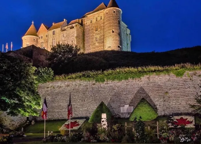 Appartement Le Famillial , 2 Chambres, 4 Lits Double Avec Parking Prive 1 Voiture, Netflix, Lits Faits Et Serviettes De Toilette Sur Place *